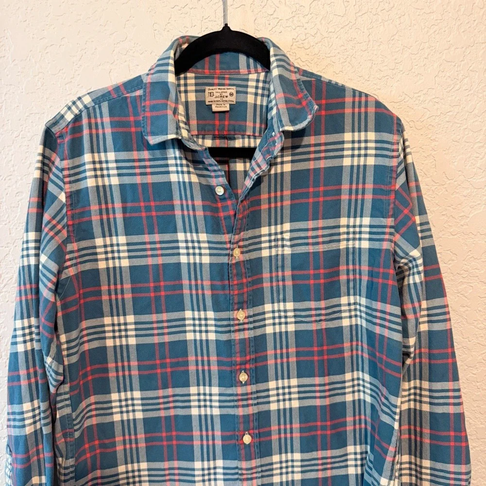 J. Crew Tailored Plaid Button Down Shirt Medium Vintage Preppy Casual Blue Red